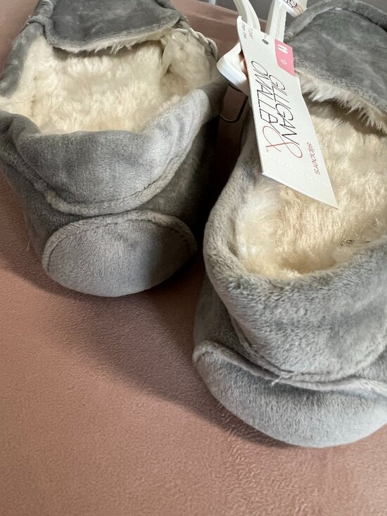 NWT Gillian & O’Malley Gray Plush Slip-On Slippers – Women's Size 9 - Picture 2 of 5